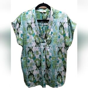 Entro Boutique V Neck Green Patterned Silky Short Sleeve Sz S EUC